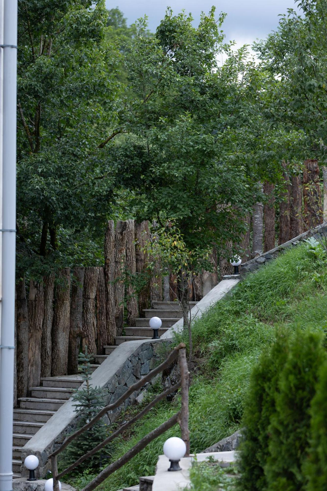 Valley Park Dilidschan Exterior foto